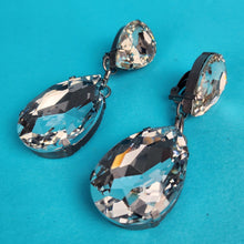 Load image into Gallery viewer, Classic Tear Drop Crystal Clip On Earrings