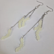 Load image into Gallery viewer, Dangle Bat Glow In The Dark Acrylic Earrings