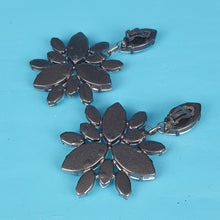 Load image into Gallery viewer, Pansy Crystal Earrings