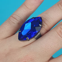 Load image into Gallery viewer, Classic Crystal Ring