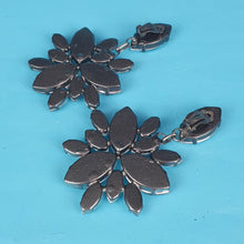 Load image into Gallery viewer, Pansy Crystal Earrings