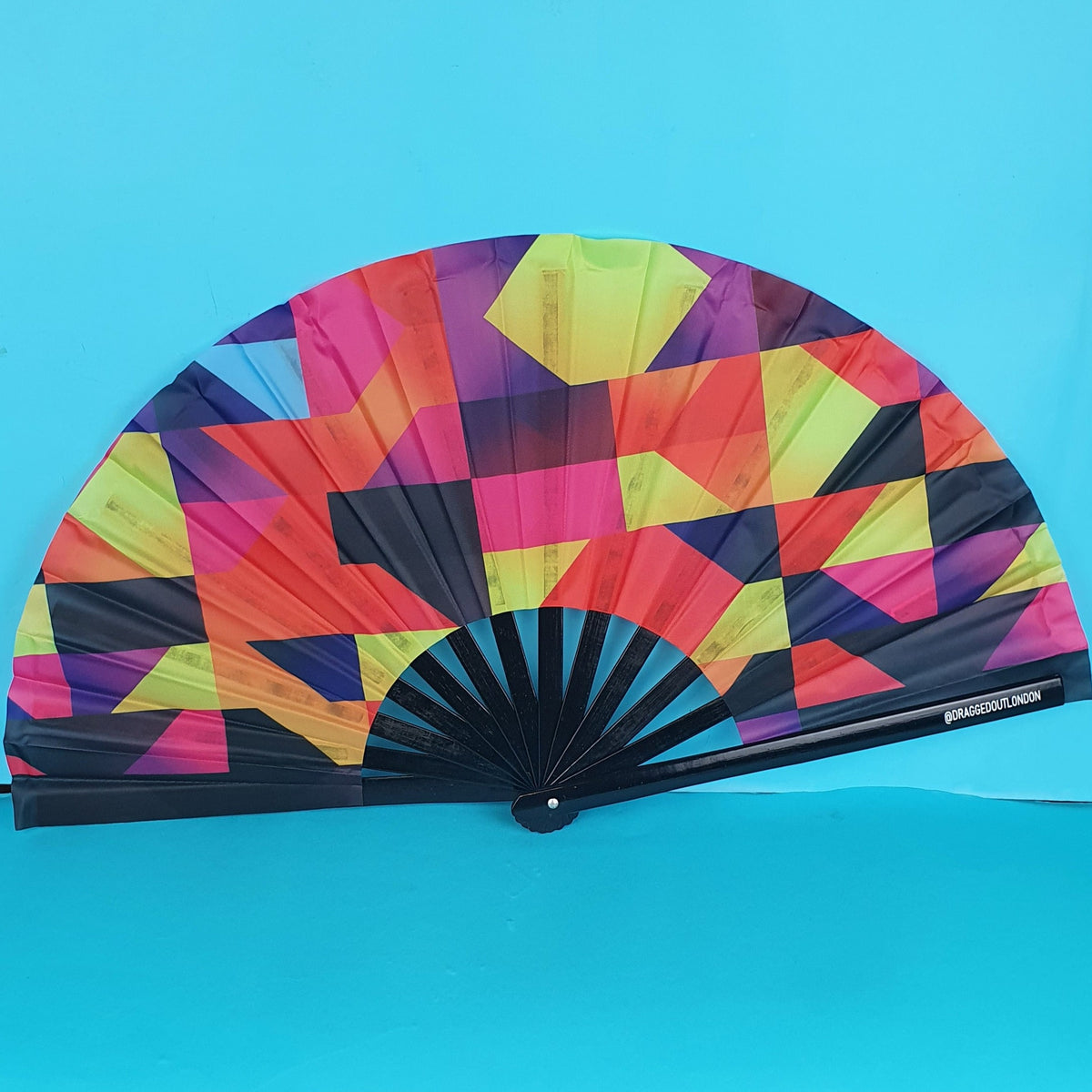 Geometric Fan – Dragged Out