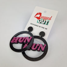 Load image into Gallery viewer, Hun Circle Earrings
